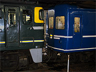 EF81 with type 24 power supplyer of Nihonkai sleeper express